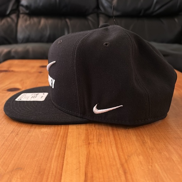 ✔️NWT: NIKE - Men’s Hockey Pro Flatbill Cap - Picture 5 of 11
